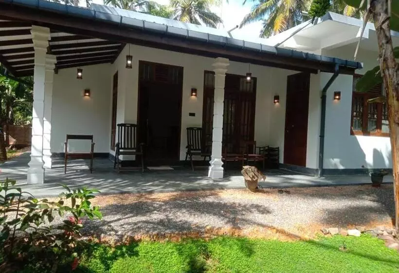 ホテル Coconut Villa Madiha