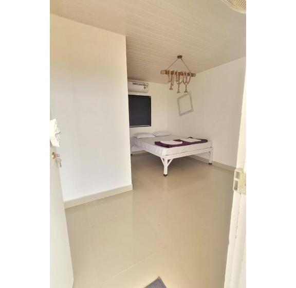 בית מלון כפרי Pool Camping