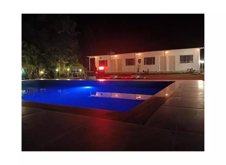 Hotel Pool Camping