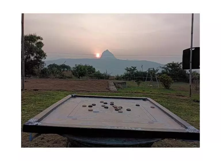 Hotel Pool Camping