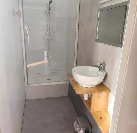 هتل Hôtel Des 2 Gares