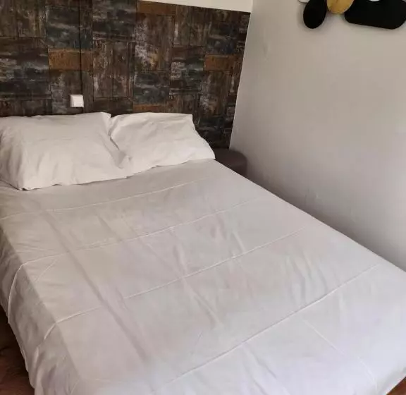 هتل Hôtel Des 2 Gares