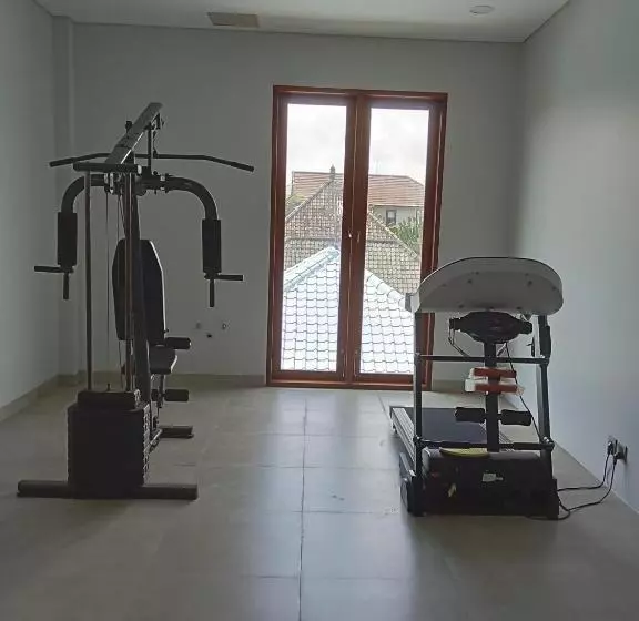 ホテル Mesari Villa