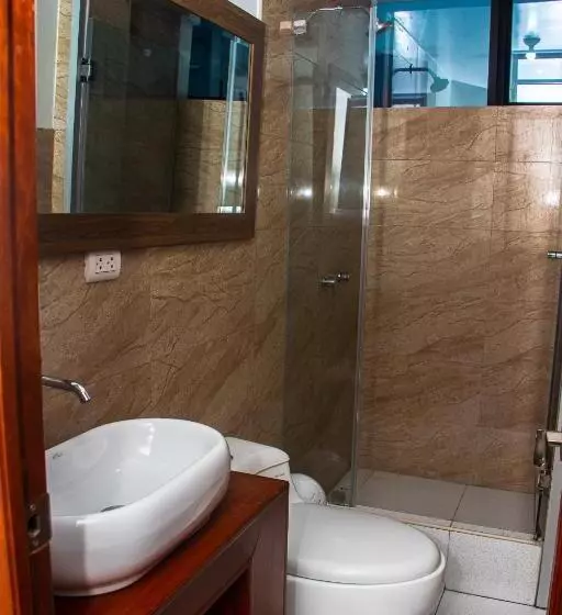 هتل Real Plaza