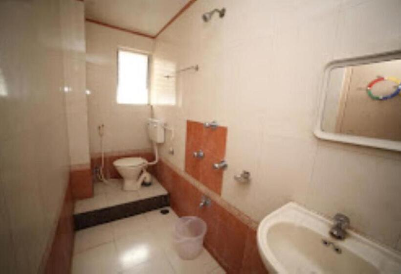 호텔 Sairaja,satara