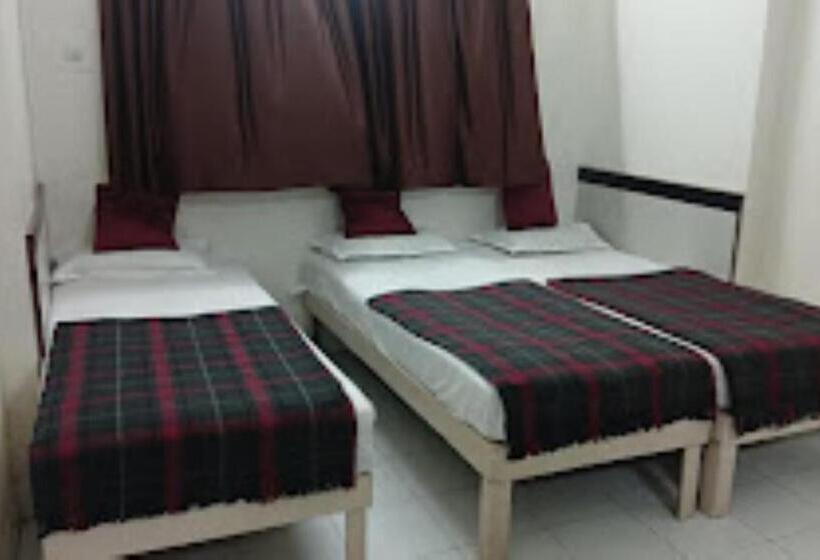 호텔 Sairaja,satara