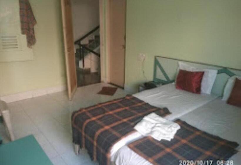 호텔 Sairaja,satara