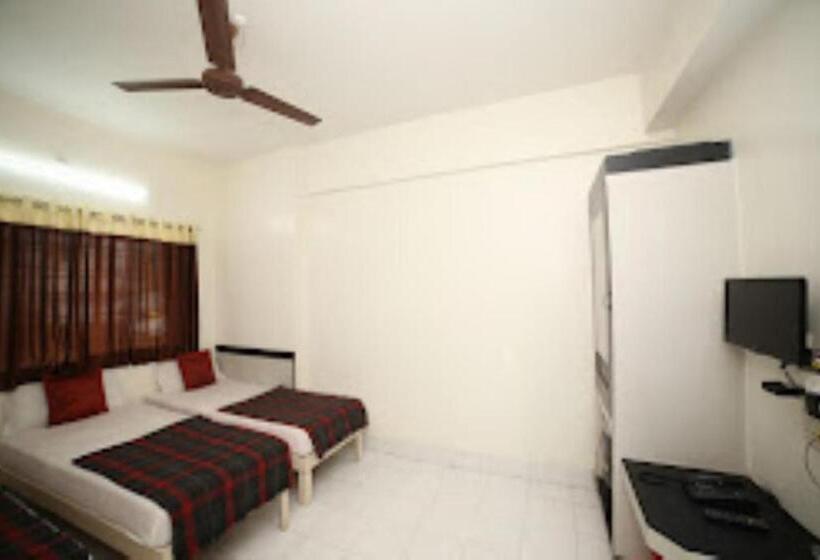 호텔 Sairaja,satara