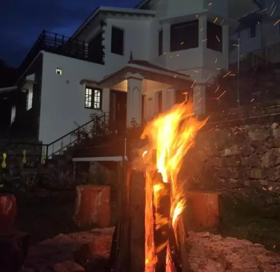 ホテル The Oasis   Yogi Cottage .online