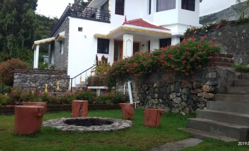 ホテル The Oasis   Yogi Cottage .online