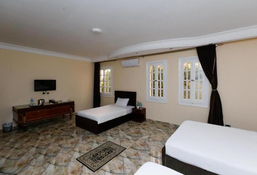 هتل Turquoise Pyramids