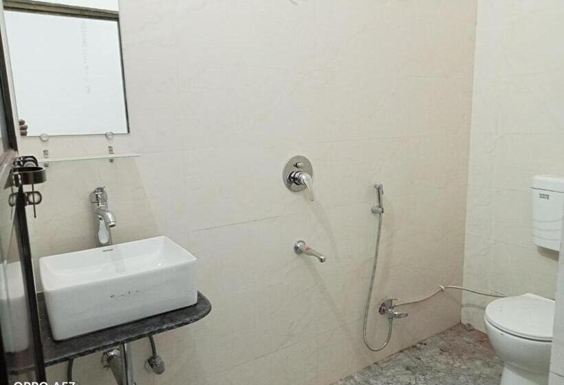 پانسیون 5 Petals