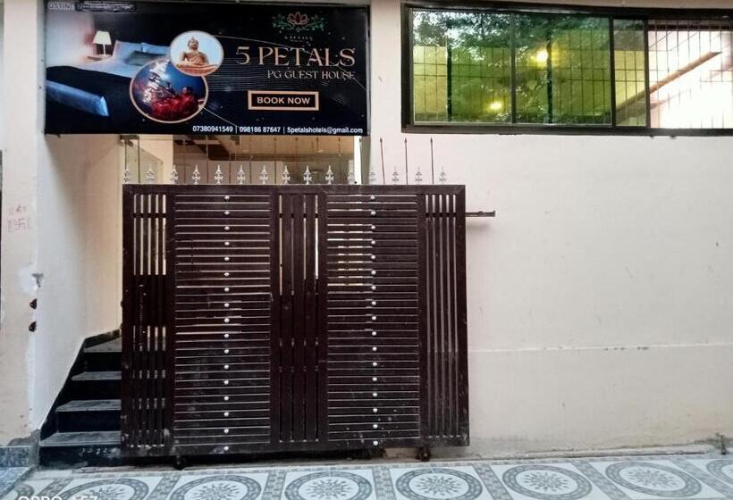 پانسیون 5 Petals