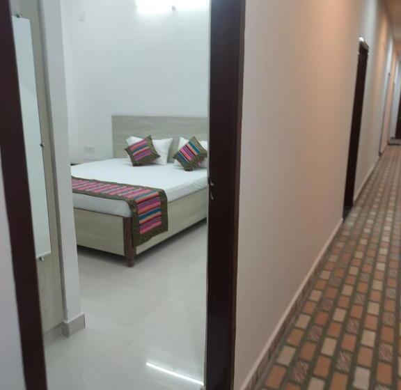 پانسیون 5 Petals