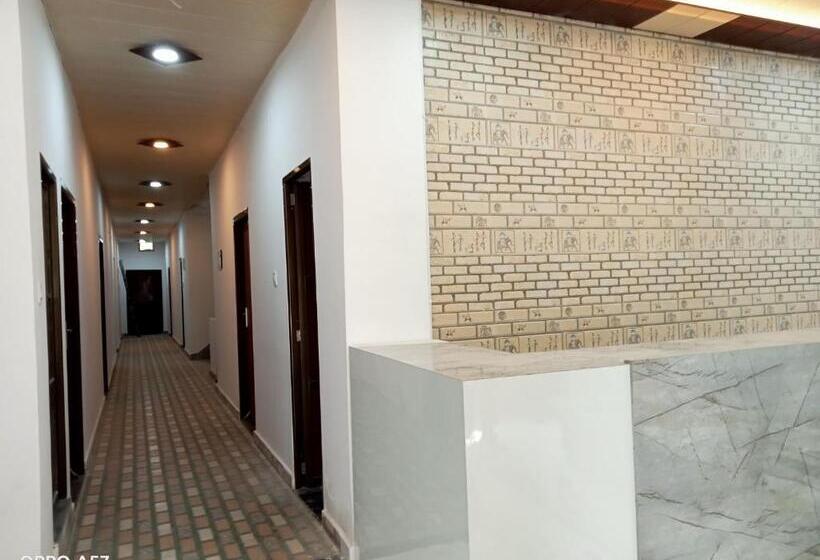 پانسیون 5 Petals