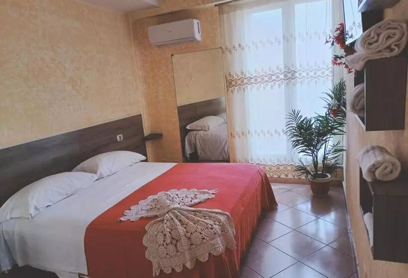 ペンション Crisan B&b Affittacamere