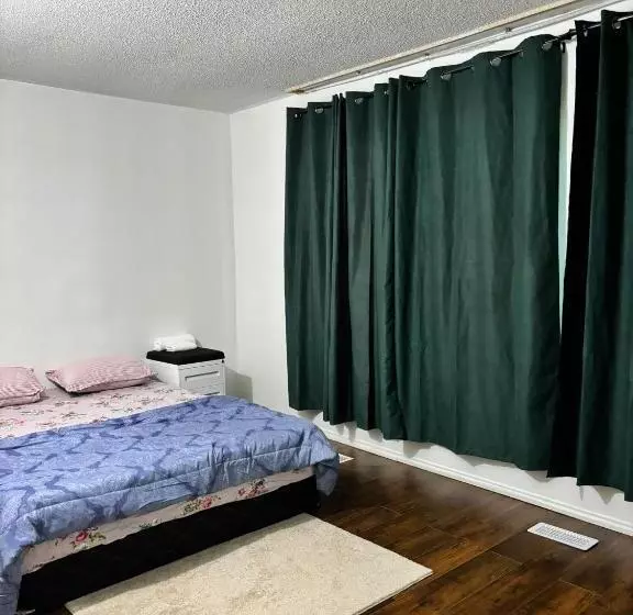 ペンション Near Toronto Pearson Airport   Queen Room And Free Parking