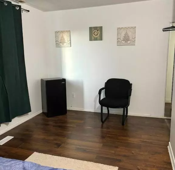 ペンション Near Toronto Pearson Airport   Queen Room And Free Parking