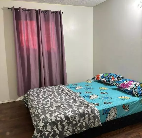 ペンション Near Toronto Pearson Airport   Queen Room And Free Parking