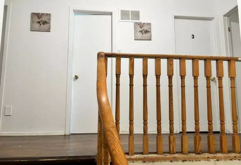 ペンション Near Toronto Pearson Airport   Queen Room And Free Parking