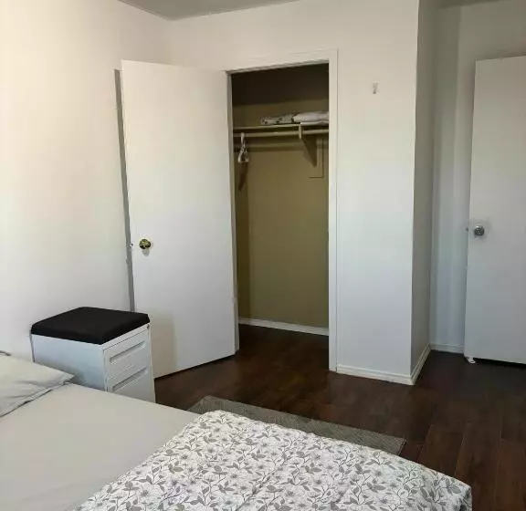 ペンション Near Toronto Pearson Airport   Queen Room And Free Parking