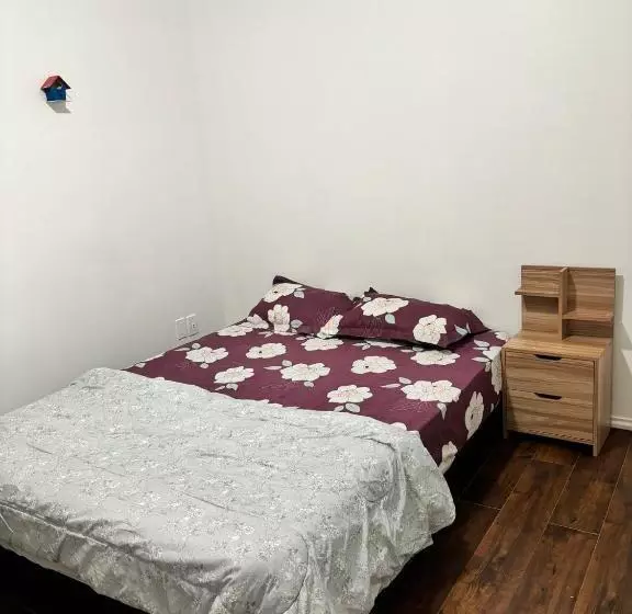 ペンション Near Toronto Pearson Airport   Queen Room And Free Parking
