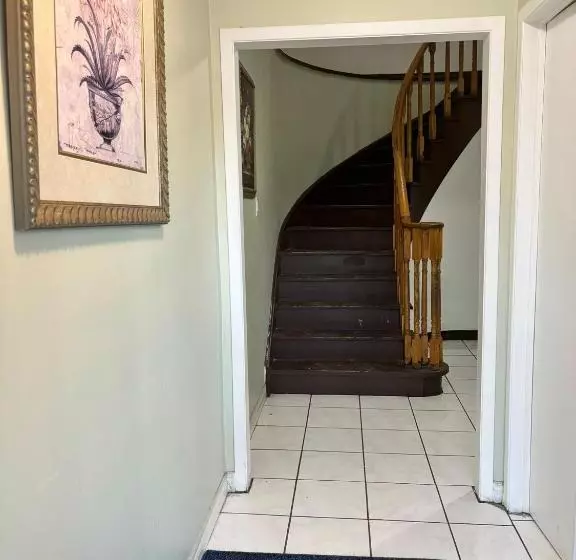 ペンション Near Toronto Pearson Airport   Queen Room And Free Parking