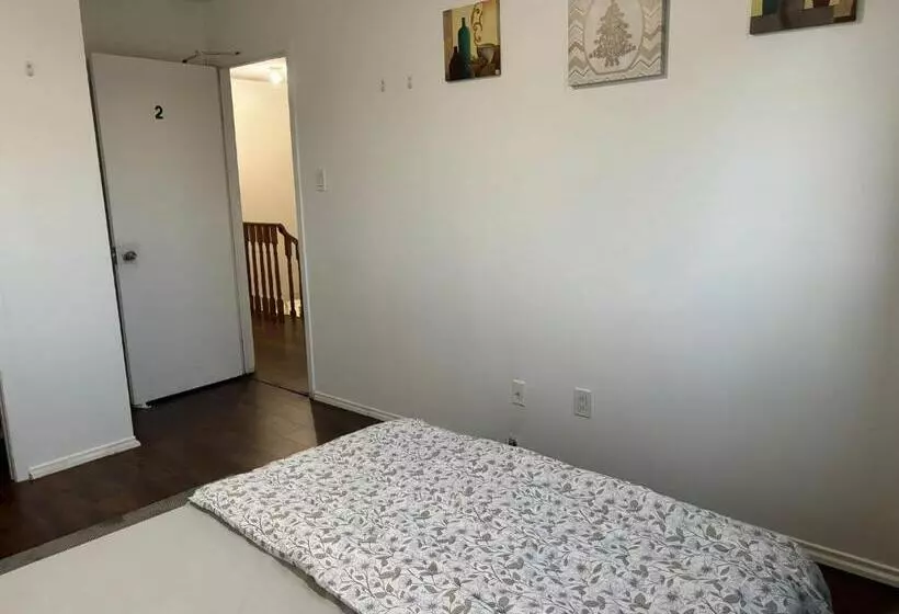 ペンション Near Toronto Pearson Airport   Queen Room And Free Parking