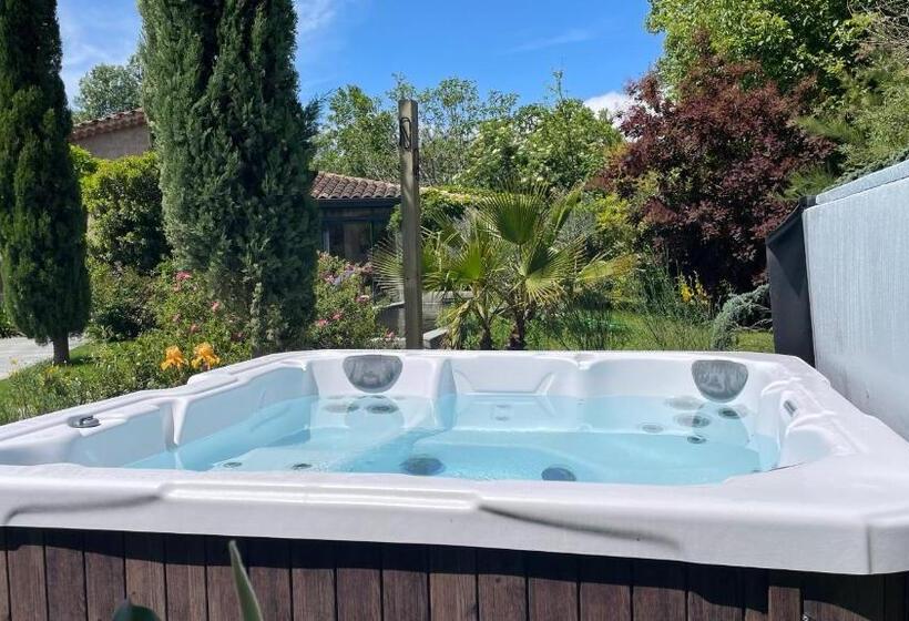 B&b Chambre D Hôtes Gai Félibre Avec Piscine Et Jacuzzi