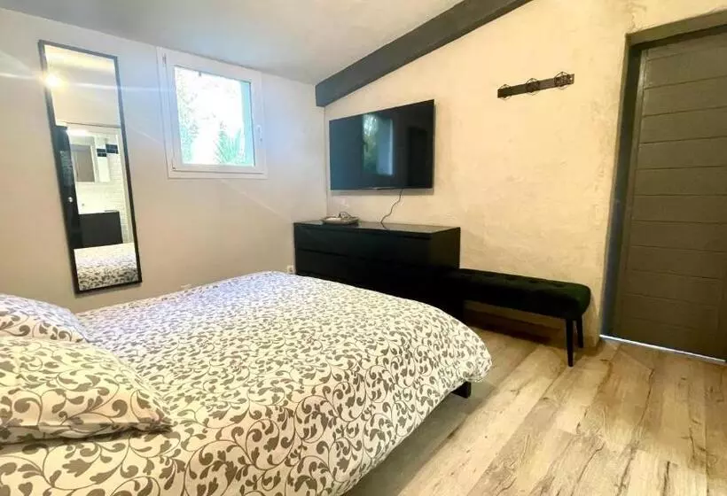B&b Chambre D Hôtes Gai Félibre Avec Piscine Et Jacuzzi