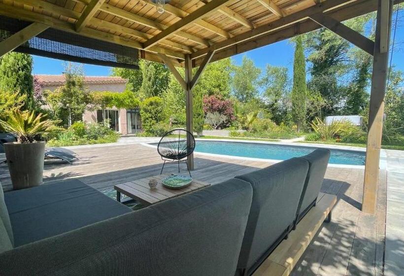 B&b Chambre D Hôtes Gai Félibre Avec Piscine Et Jacuzzi