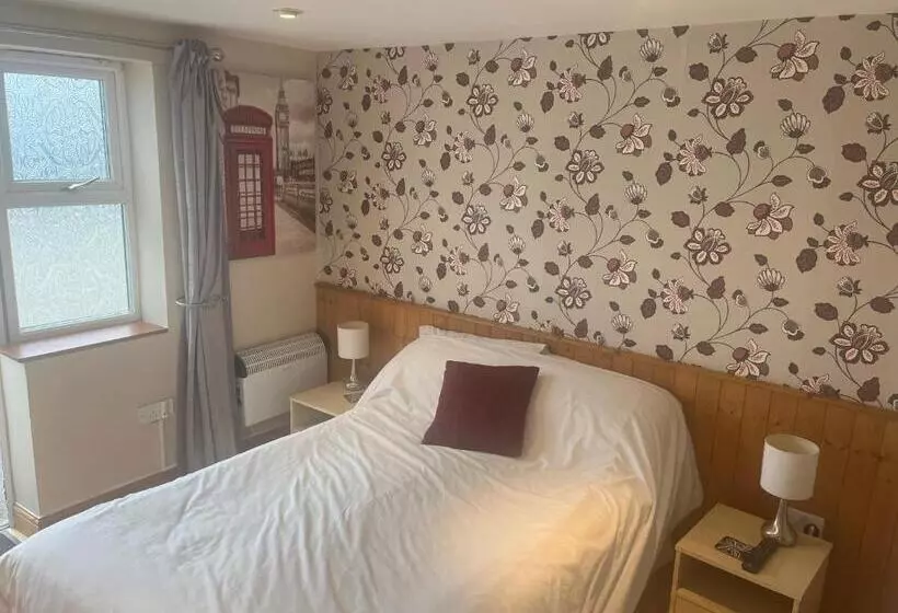 Aamiaismajoitus (B&B) Chiverton Arms