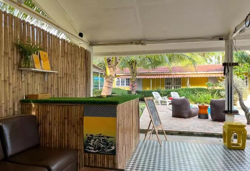 De Bra Hostel