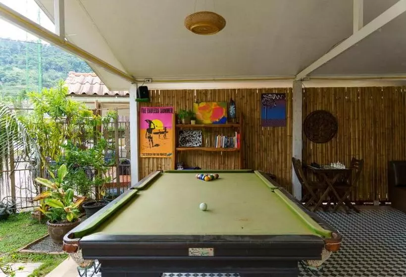 De Bra Hostel