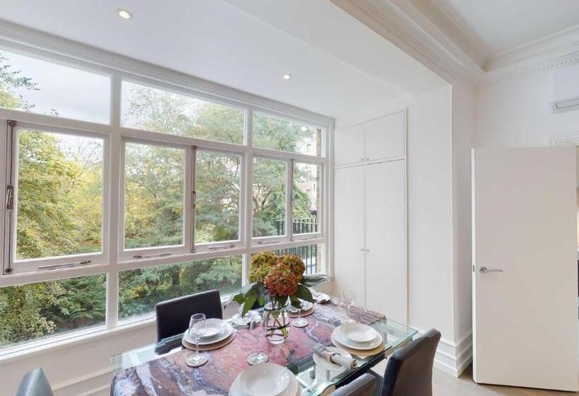 The Harrington   Knightsbridge   18 Rutland Gate