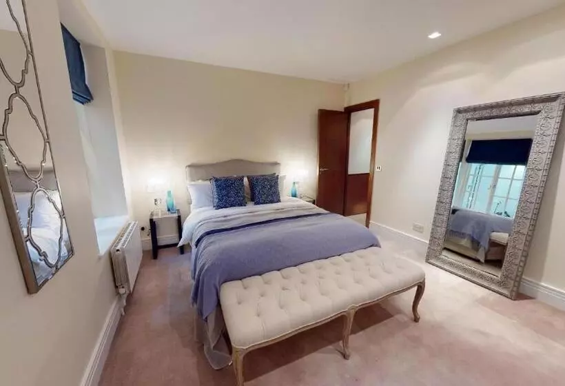The Harrington   Knightsbridge   18 Rutland Gate