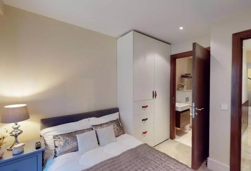 The Harrington   Knightsbridge   18 Rutland Gate