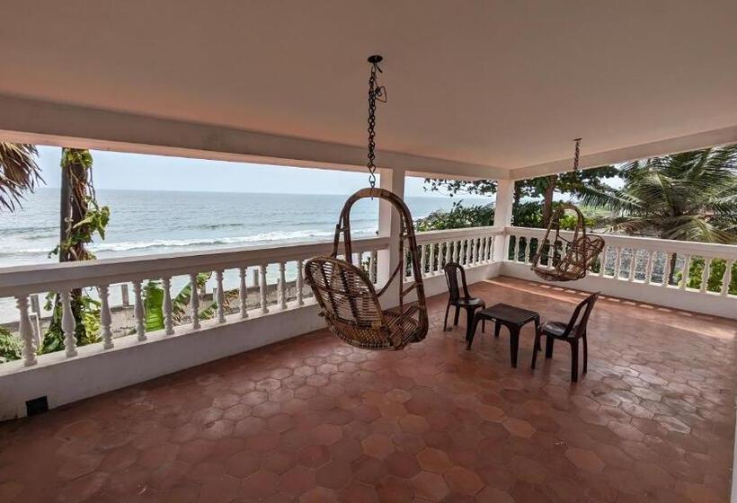 Отель Banana Beach House