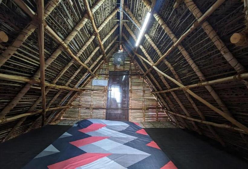 Отель Banana Beach House