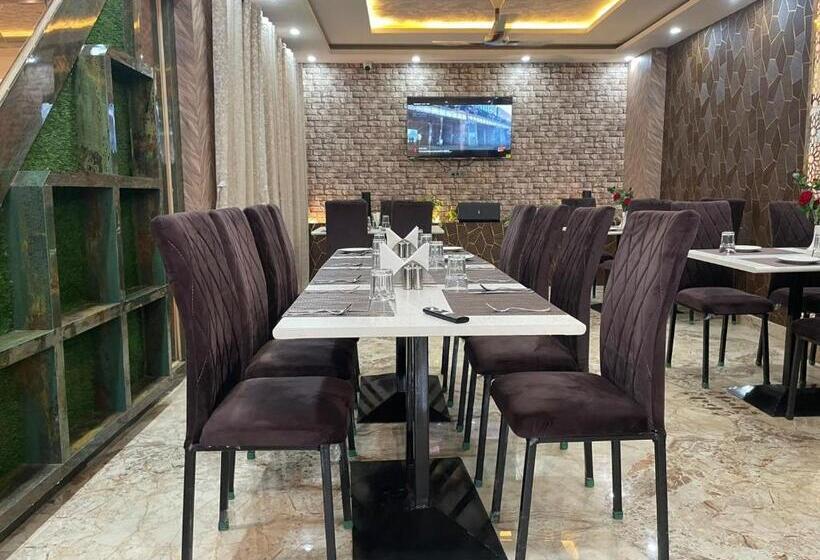 ホテル Banaras Palace