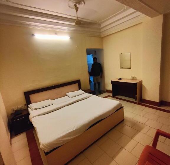 هتل Bnb Kashi Darsan Stay