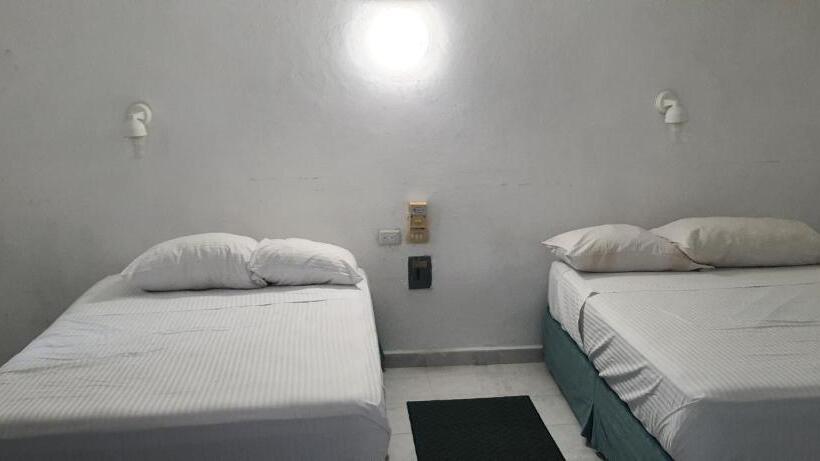 هتل کپسول Hermanos Aguilar