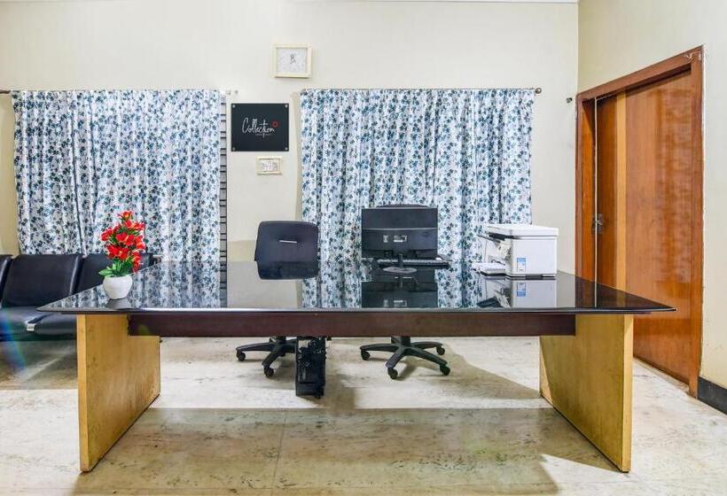 هتل Oyo The Luxury Palace