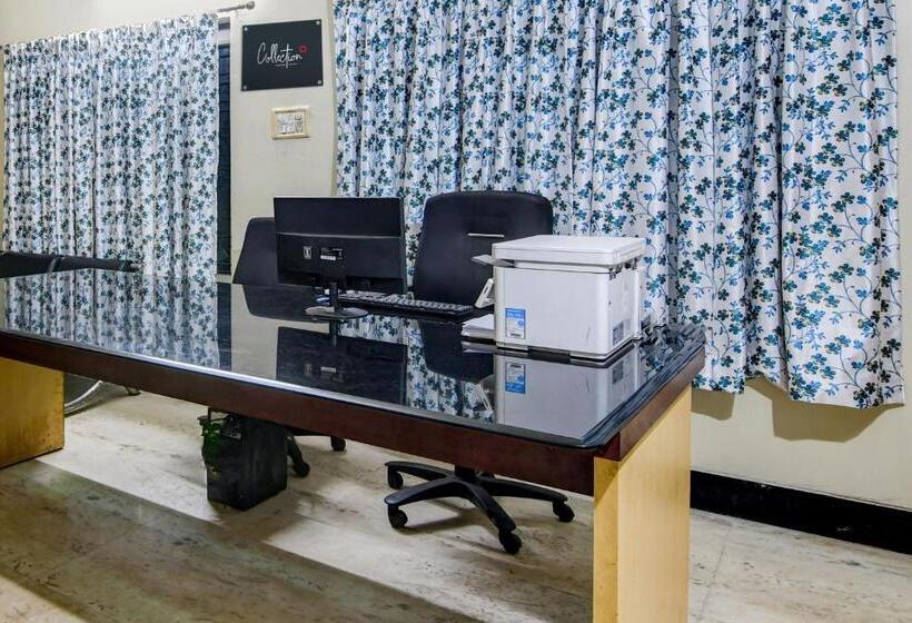 هتل Oyo The Luxury Palace