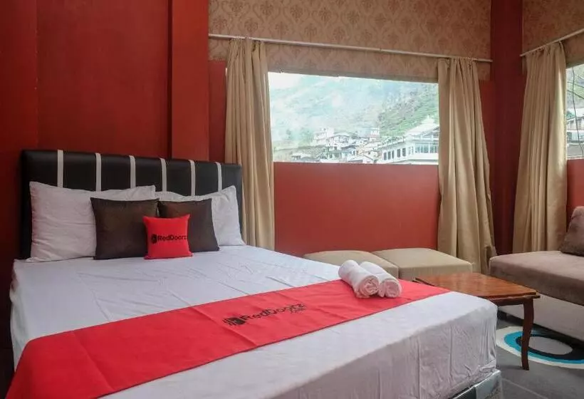 ホテル Reddoorz Syariah Near Gerbang Dieng 2