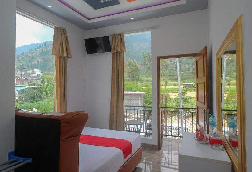 فندق Reddoorz Syariah Near Gerbang Dieng 2