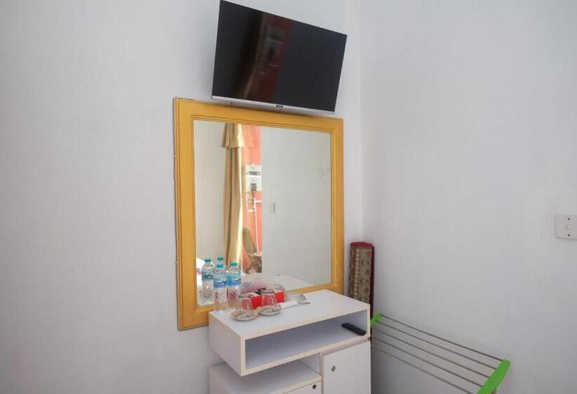 فندق Reddoorz Syariah Near Gerbang Dieng 2