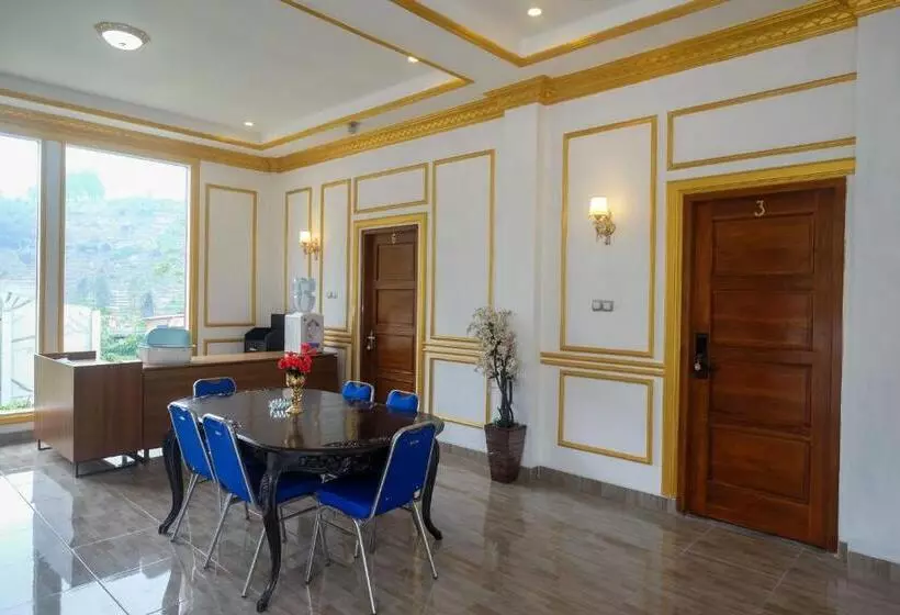 ホテル Reddoorz Syariah Near Gerbang Dieng 2