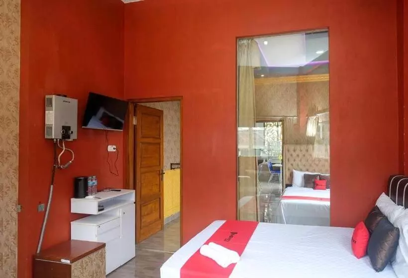 ホテル Reddoorz Syariah Near Gerbang Dieng 2