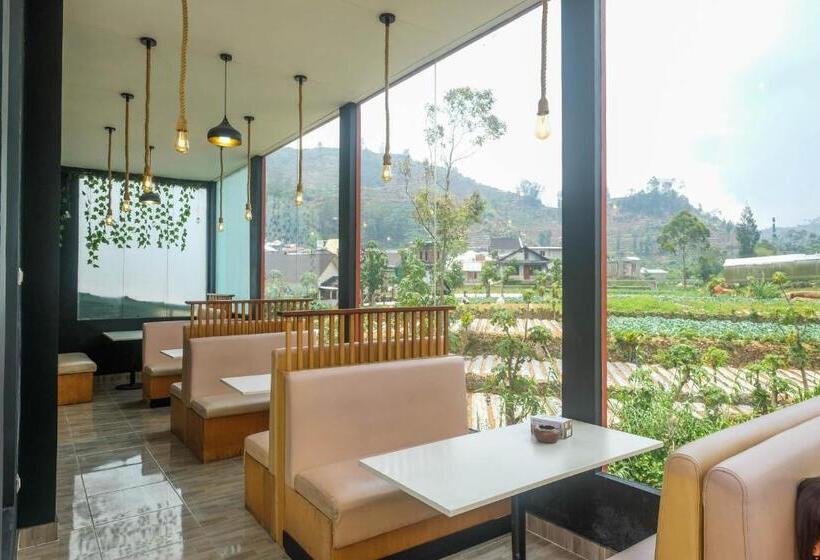 فندق Reddoorz Syariah Near Gerbang Dieng 2